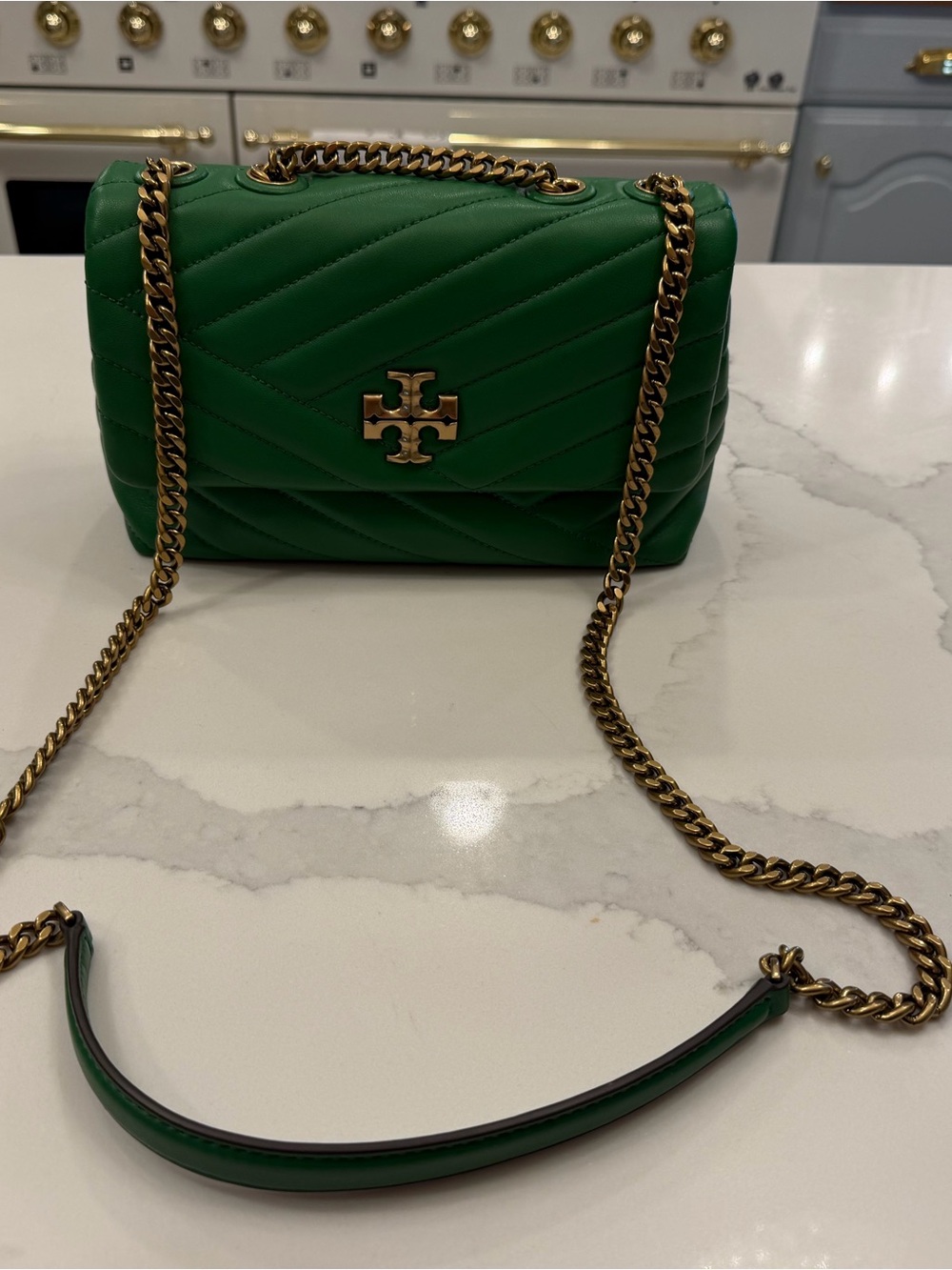 Tory Burch Kira Chevron Green Quilted Leather Chain Crossbody with Gold Hardware - Picture 4 of 12